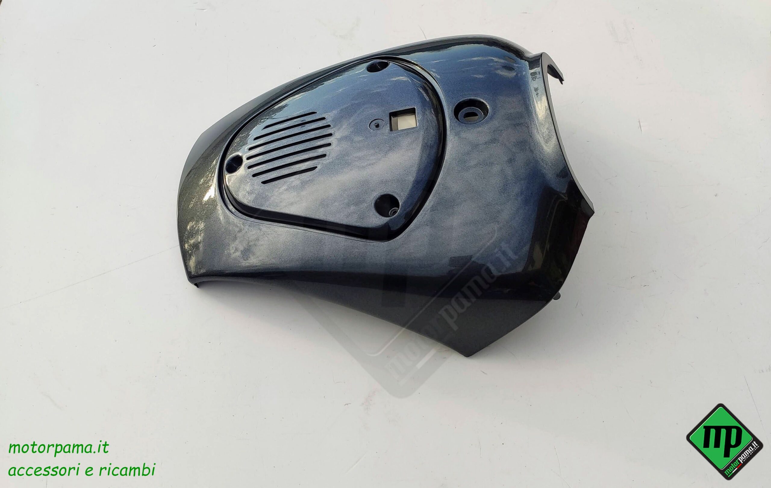 Scudo anteriore Grigio per Kymco People - immagine 2
